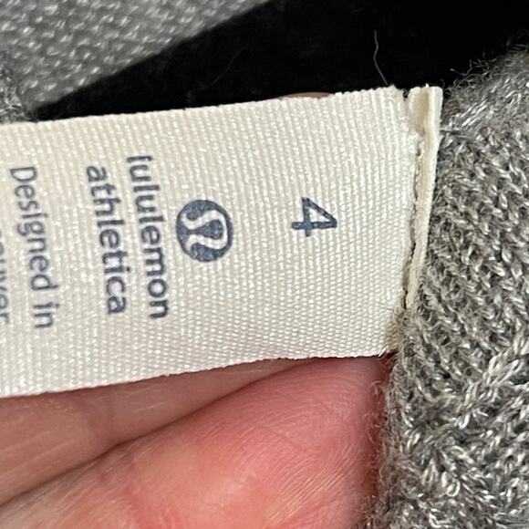 Lululemon Iconic Sweater Wrap Striped Gray White Size 4 - Picture 8 of 8